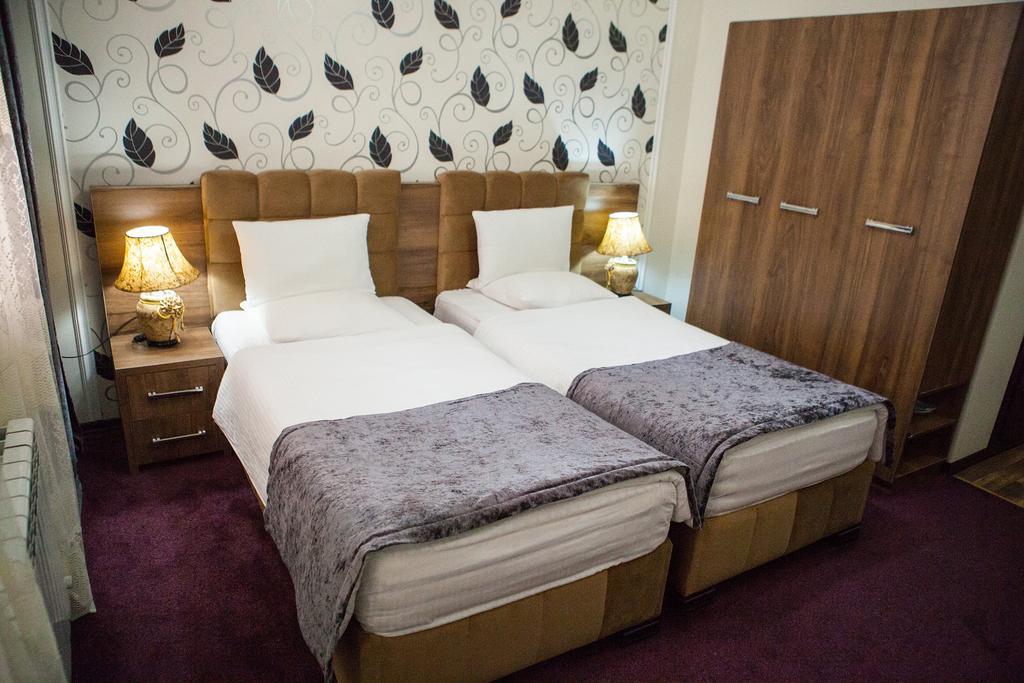 Issam Hotel & Spa Şǝki Εξωτερικό φωτογραφία