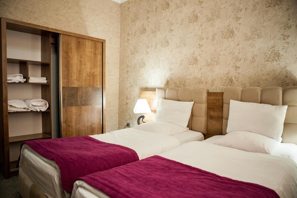 Issam Hotel & Spa Şǝki Εξωτερικό φωτογραφία